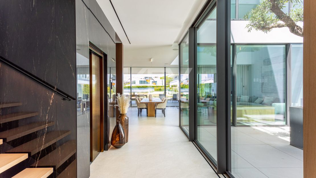 Modern villa in most iconic location in Marbella Golden Mile