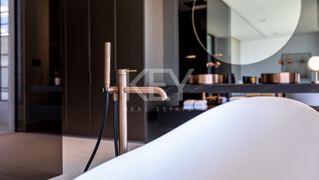 Modern villa in most iconic location in Marbella Golden Mile