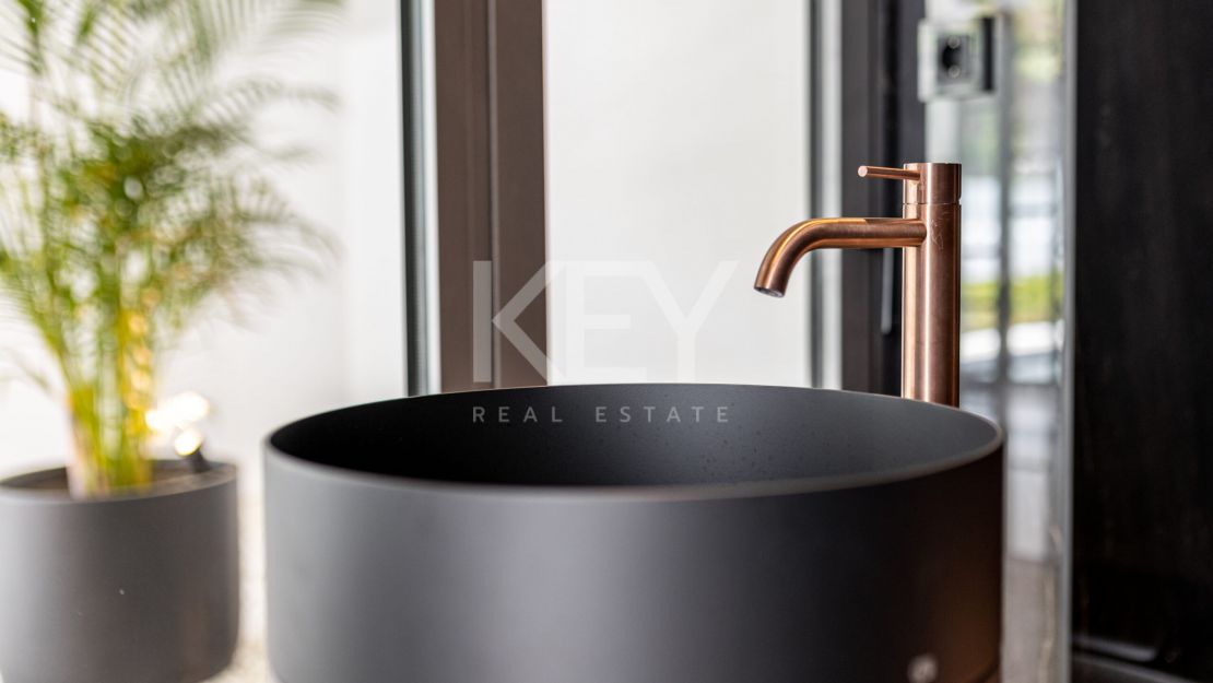 Modern villa in most iconic location in Marbella Golden Mile