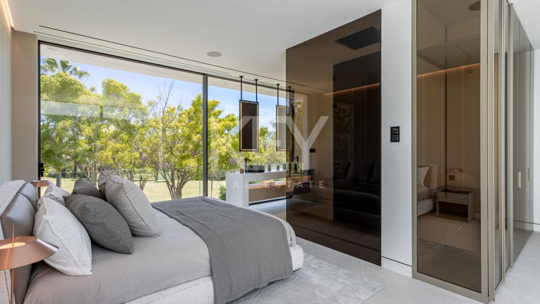 Modern villa in most iconic location in Marbella Golden Mile