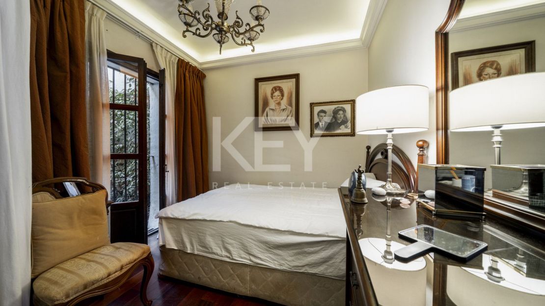 Dúplex en primera línea en el corazón de Puerto Banús