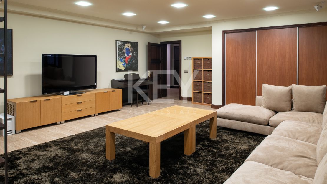 Элегантная вилла с классическим шармом в Сьерра-Бланка