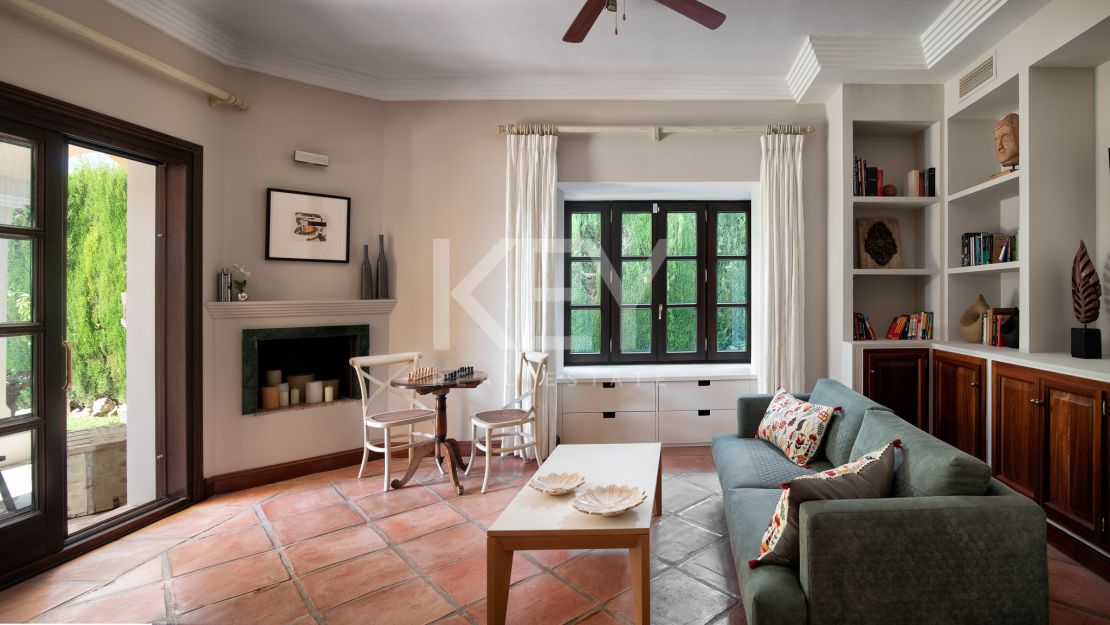 Элегантная вилла с классическим шармом в Сьерра-Бланка