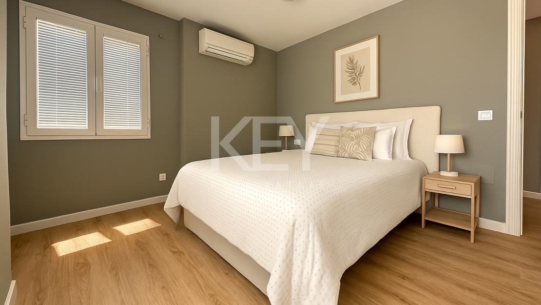 Двухуровневый дом на первом этаже с частным садом в Нуэва Андалусия