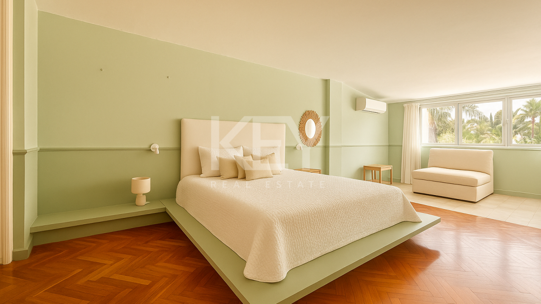 Двухуровневый дом на первом этаже с частным садом в Нуэва Андалусия