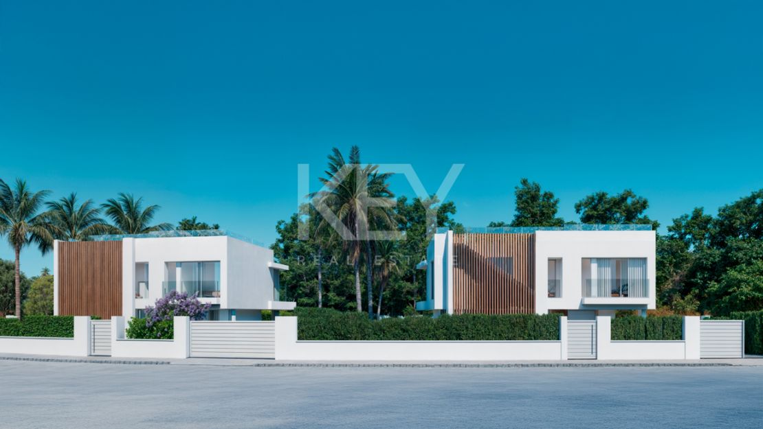 Contemporary villa with rooftop terrace and wellness amenities in Monte Biarritz, Estepona East