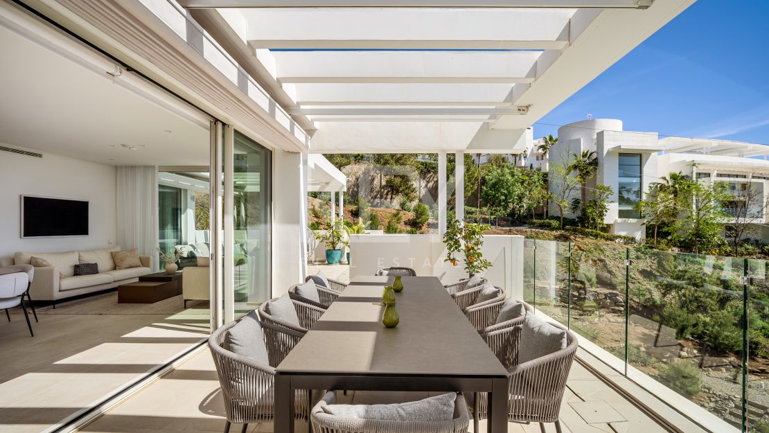 Современный пентхаус с панорамным видом на горы в Palo Alto, Охен