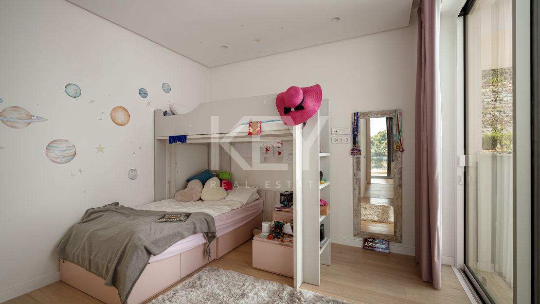 Современный пентхаус с панорамным видом на горы в Palo Alto, Охен