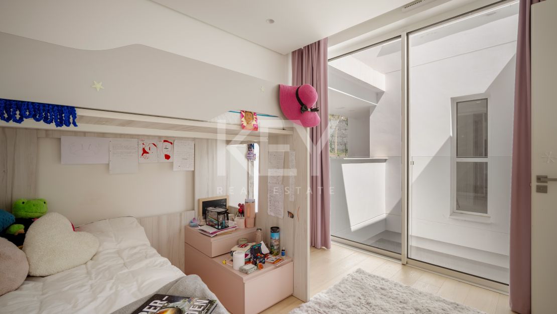 Современный пентхаус с панорамным видом на горы в Palo Alto, Охен