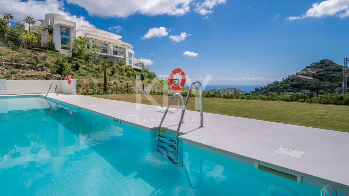 Современный пентхаус с панорамным видом на горы в Palo Alto, Охен