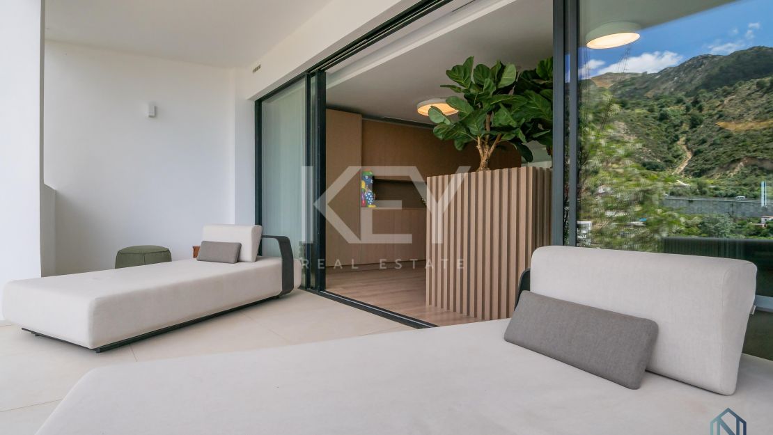 Современный пентхаус с панорамным видом на горы в Palo Alto, Охен