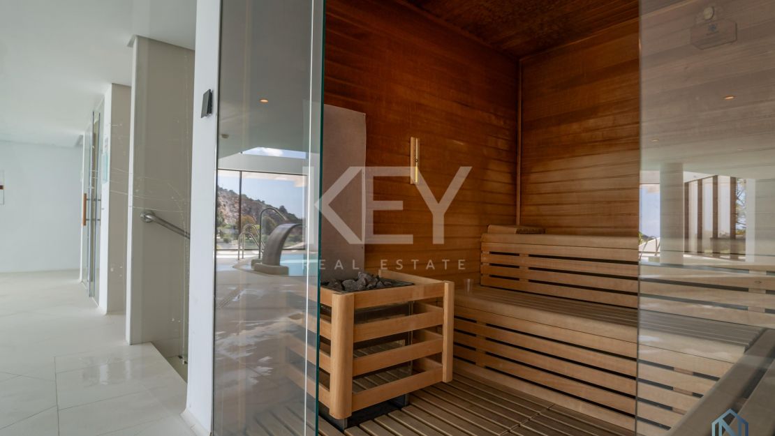 Современный пентхаус с панорамным видом на горы в Palo Alto, Охен