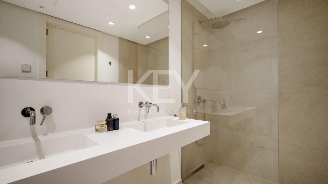 Современный пентхаус с панорамным видом на горы в Palo Alto, Охен