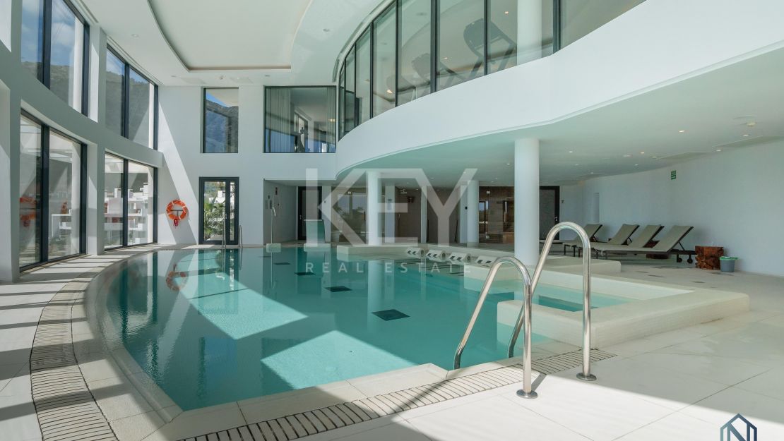 Современный пентхаус с панорамным видом на горы в Palo Alto, Охен