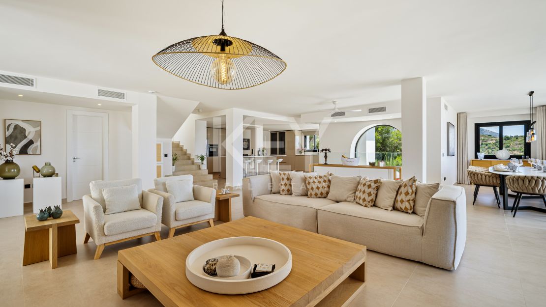 Средиземноморская вилла с видом на море в Нуэва Андалусия