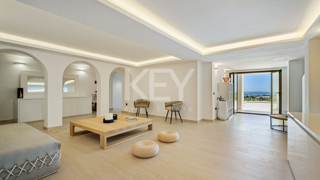 Средиземноморская вилла с видом на море в Нуэва Андалусия