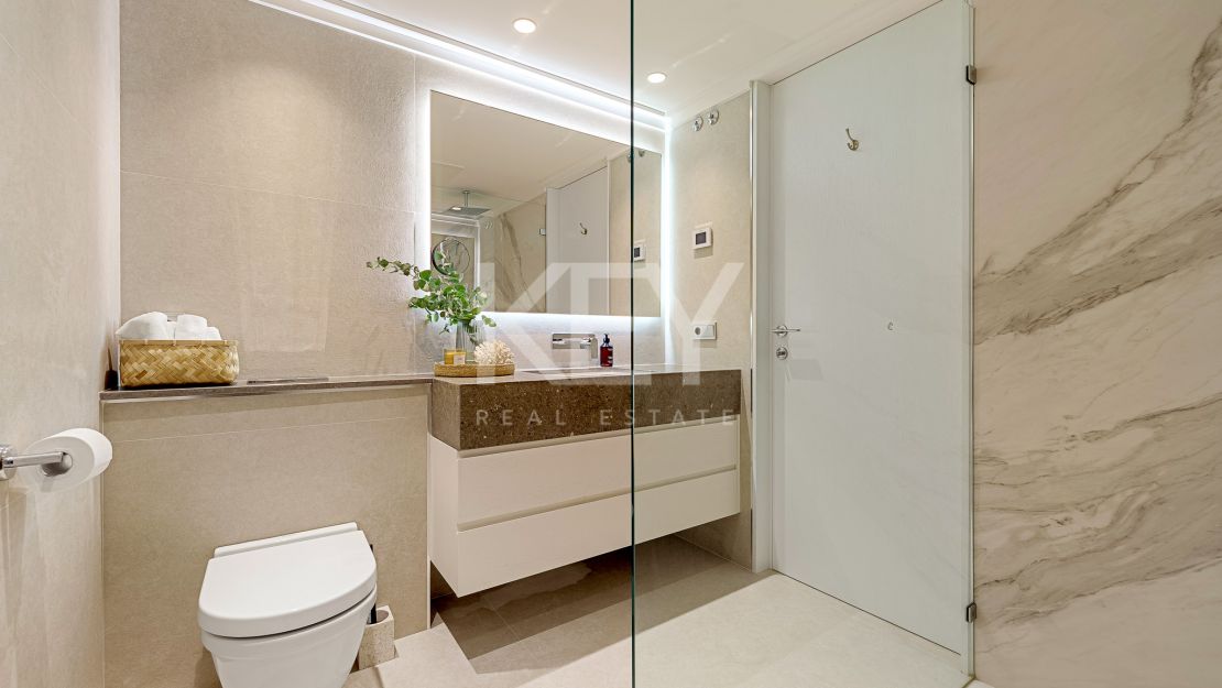 Элегантный таунхаус с средиземноморским шармом в Марбелламар, Золотая Миля Марбельи