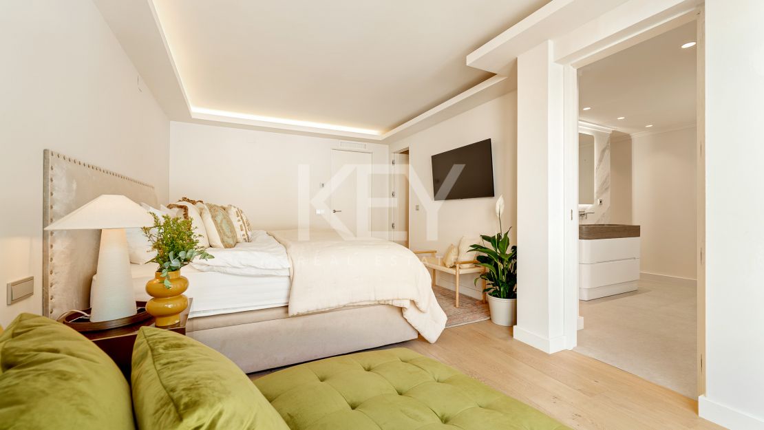 Элегантный таунхаус с средиземноморским шармом в Марбелламар, Золотая Миля Марбельи