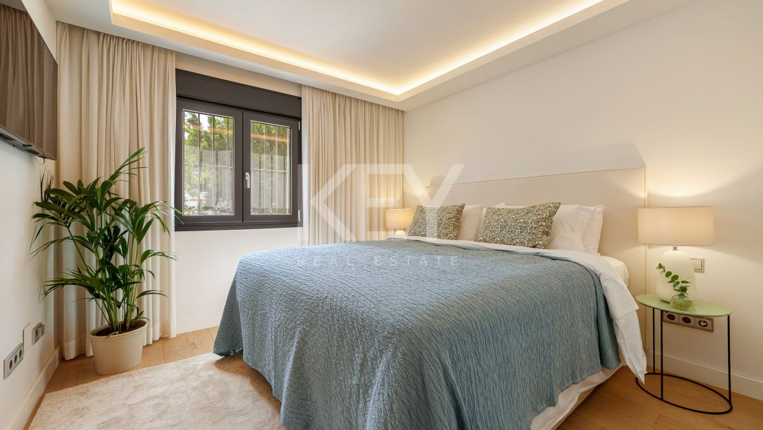 Элегантный таунхаус с средиземноморским шармом в Марбелламар, Золотая Миля Марбельи