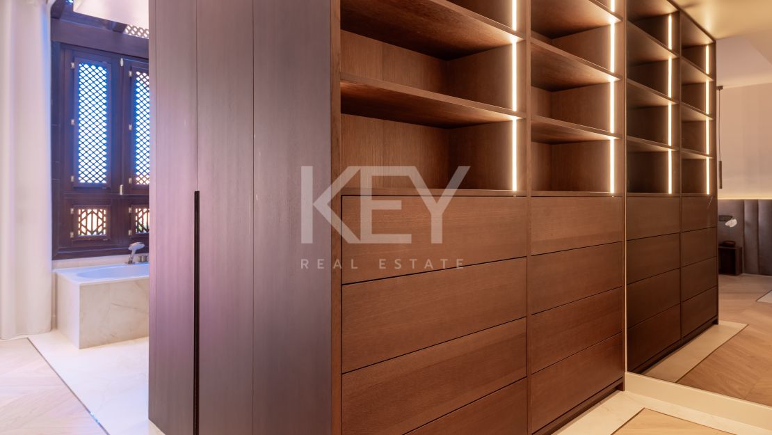 Fully renovated Townhouse with sea views and rooftop kitchen on Marbella’s Golden Mile