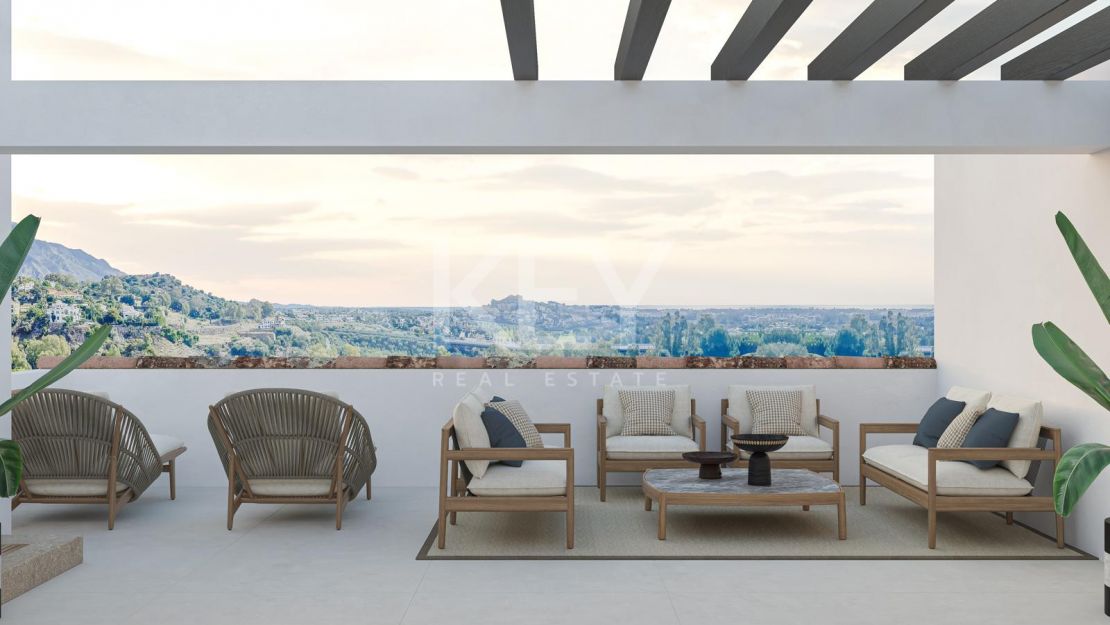Refined Townhouse on frontline golf in La Quinta, Benahavis