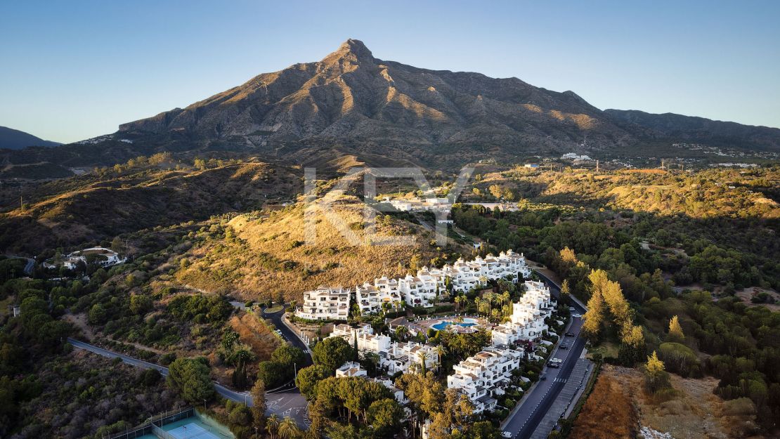 Скандинавский стиль таунхауса с современной роскошью в Club Sierra, Золотая Миля Марбельи