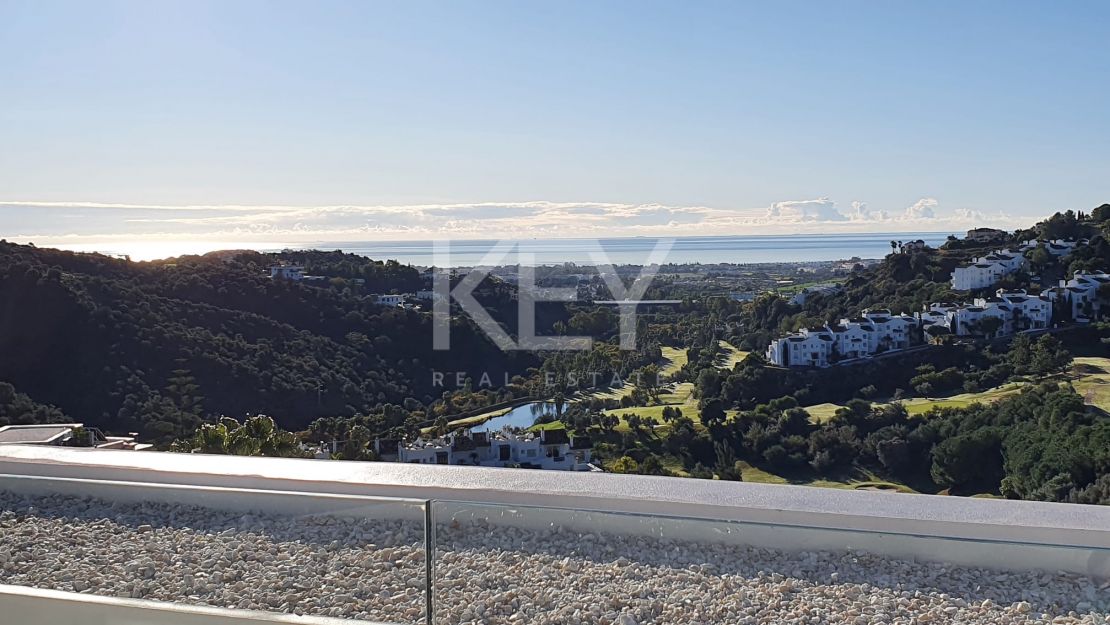 Престижный участок с видом на море в Ломас де Ла Кинта, Бенахавис