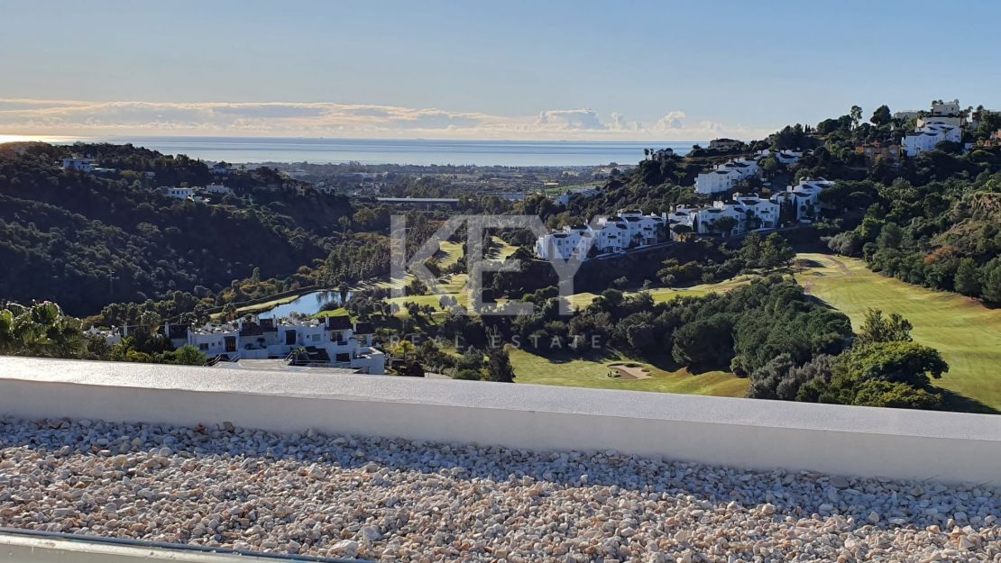 Престижный участок с видом на море в Ломас де Ла Кинта, Бенахавис