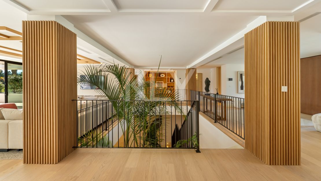 Elegancia arquitectónica: Villa con vistas al golf en Aloha, Nueva Andalucía