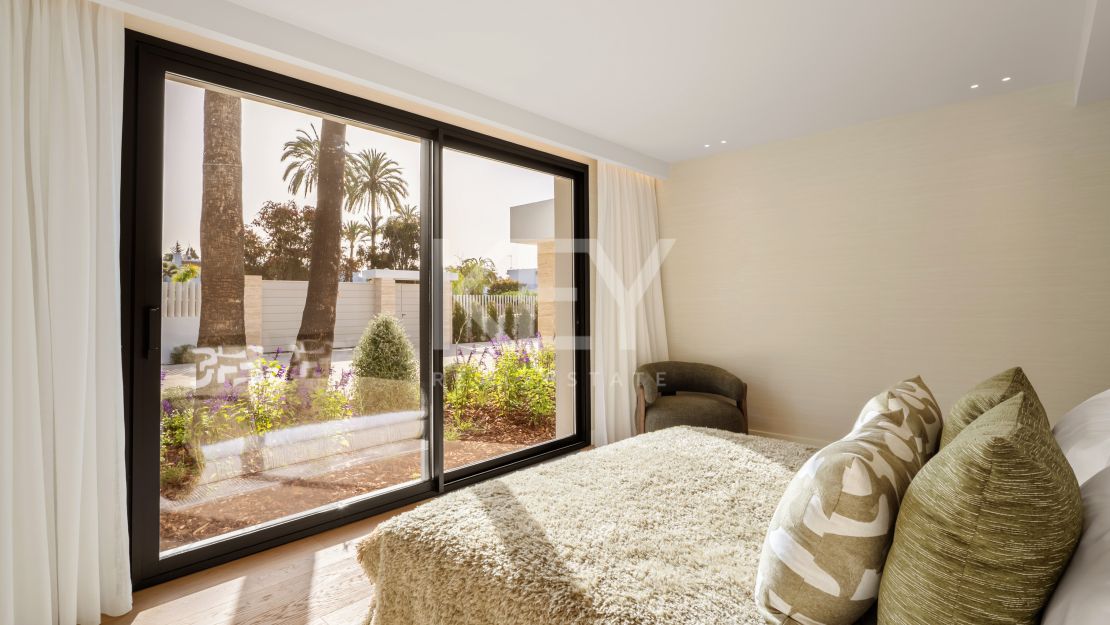 Elegancia arquitectónica: Villa con vistas al golf en Aloha, Nueva Andalucía