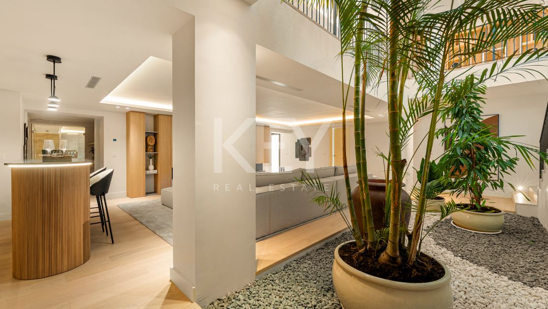 Elegancia arquitectónica: Villa con vistas al golf en Aloha, Nueva Andalucía