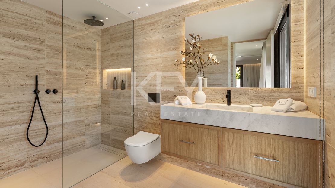 Elegancia arquitectónica: Villa con vistas al golf en Aloha, Nueva Andalucía