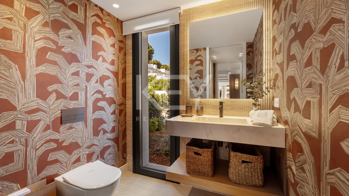 Elegancia arquitectónica: Villa con vistas al golf en Aloha, Nueva Andalucía