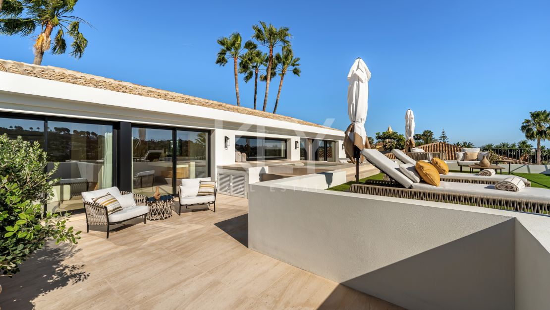 Elegancia arquitectónica: Villa con vistas al golf en Aloha, Nueva Andalucía