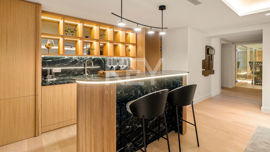 Elegancia arquitectónica: Villa con vistas al golf en Aloha, Nueva Andalucía