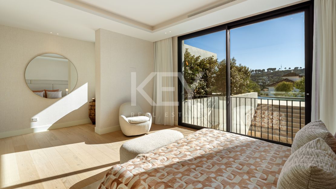 Elegancia arquitectónica: Villa con vistas al golf en Aloha, Nueva Andalucía