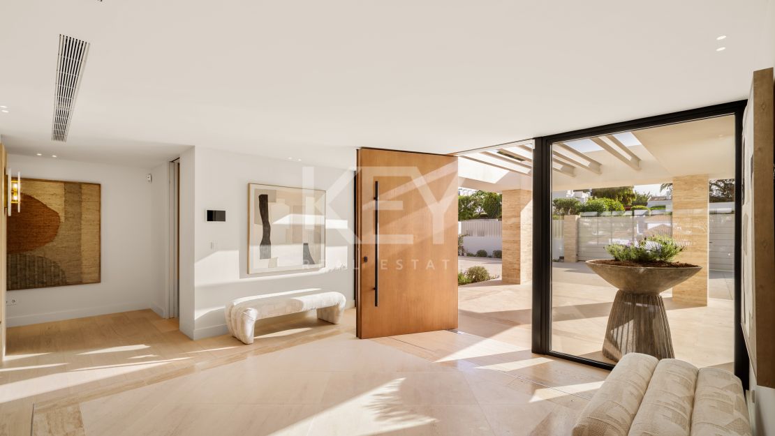 Elegancia arquitectónica: Villa con vistas al golf en Aloha, Nueva Andalucía