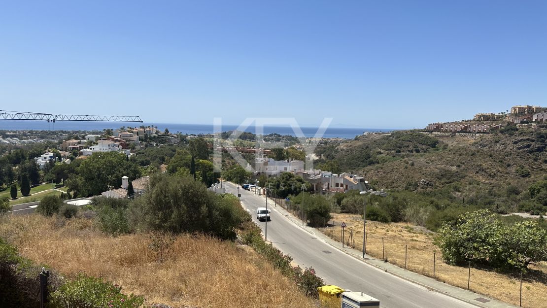 Villa panorámica moderna con cine, spa y vistas desde la azotea en La Alquería, Benahavís