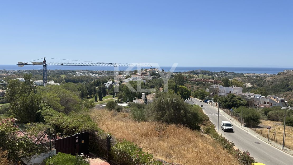 Villa panorámica moderna con cine, spa y vistas desde la azotea en La Alquería, Benahavís