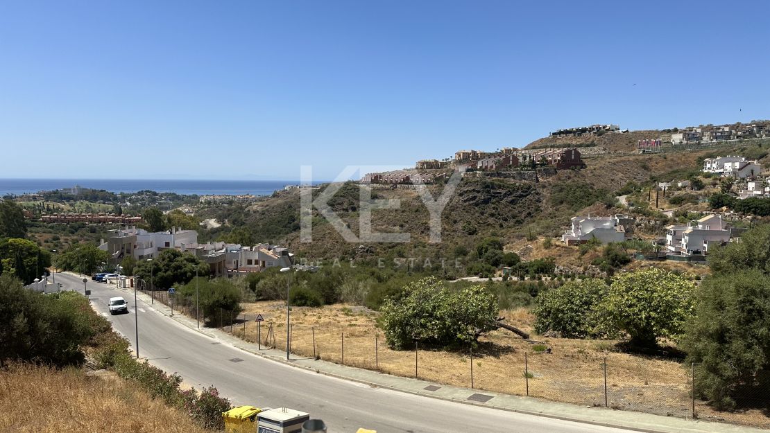 Villa panorámica moderna con cine, spa y vistas desde la azotea en La Alquería, Benahavís