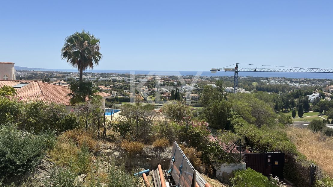 Villa panorámica moderna con cine, spa y vistas desde la azotea en La Alquería, Benahavís