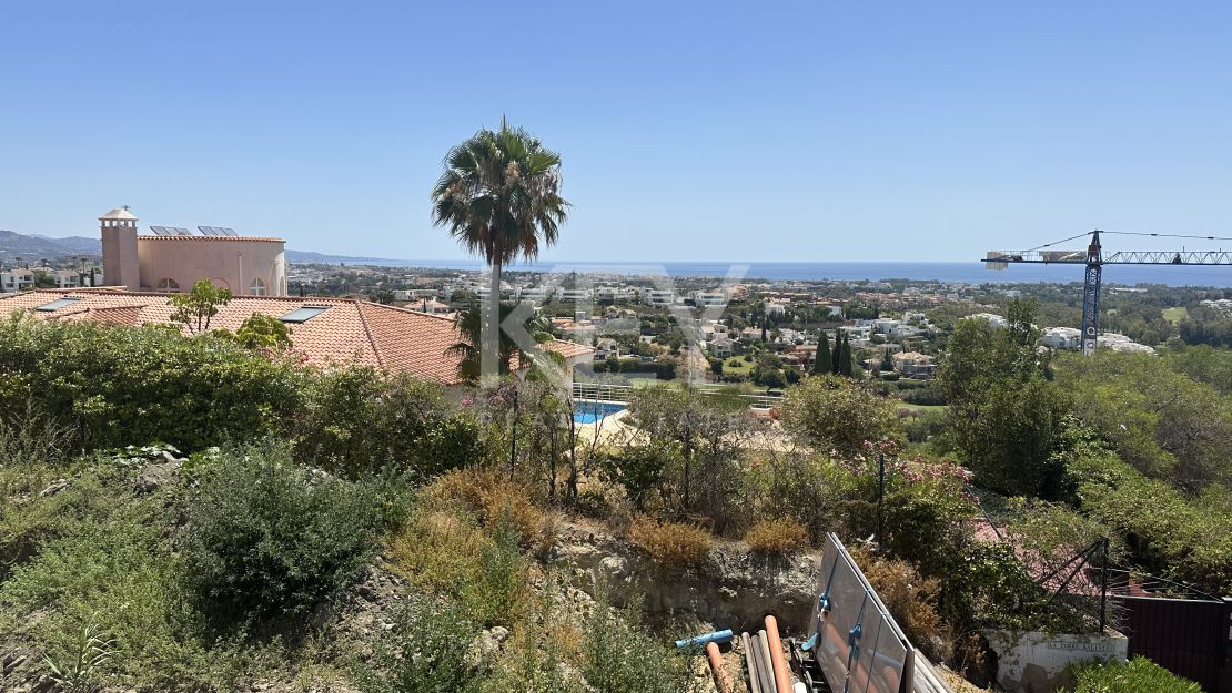 Villa panorámica moderna con cine, spa y vistas desde la azotea en La Alquería, Benahavís