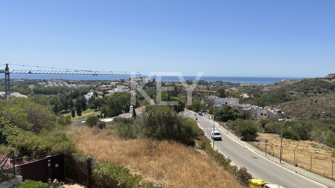 Villa panorámica moderna con cine, spa y vistas desde la azotea en La Alquería, Benahavís