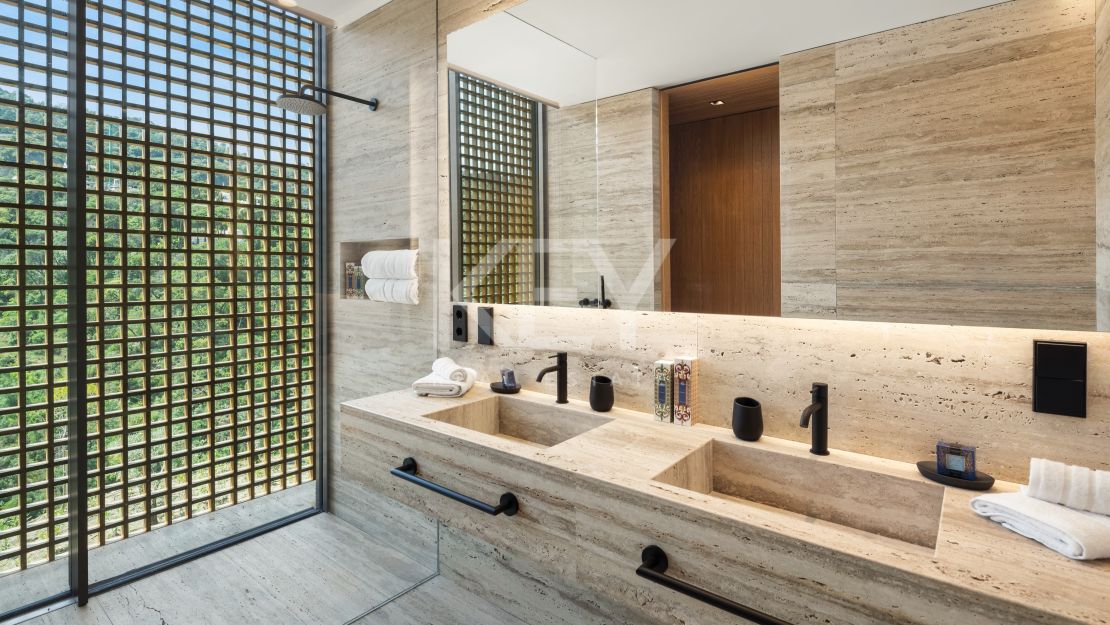 Архитектурный шедевр с видом на море и частным спа в Эль Мадроньяле, Бенахавис