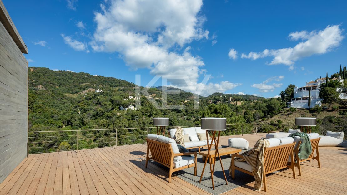 Архитектурный шедевр с видом на море и частным спа в Эль Мадроньяле, Бенахавис