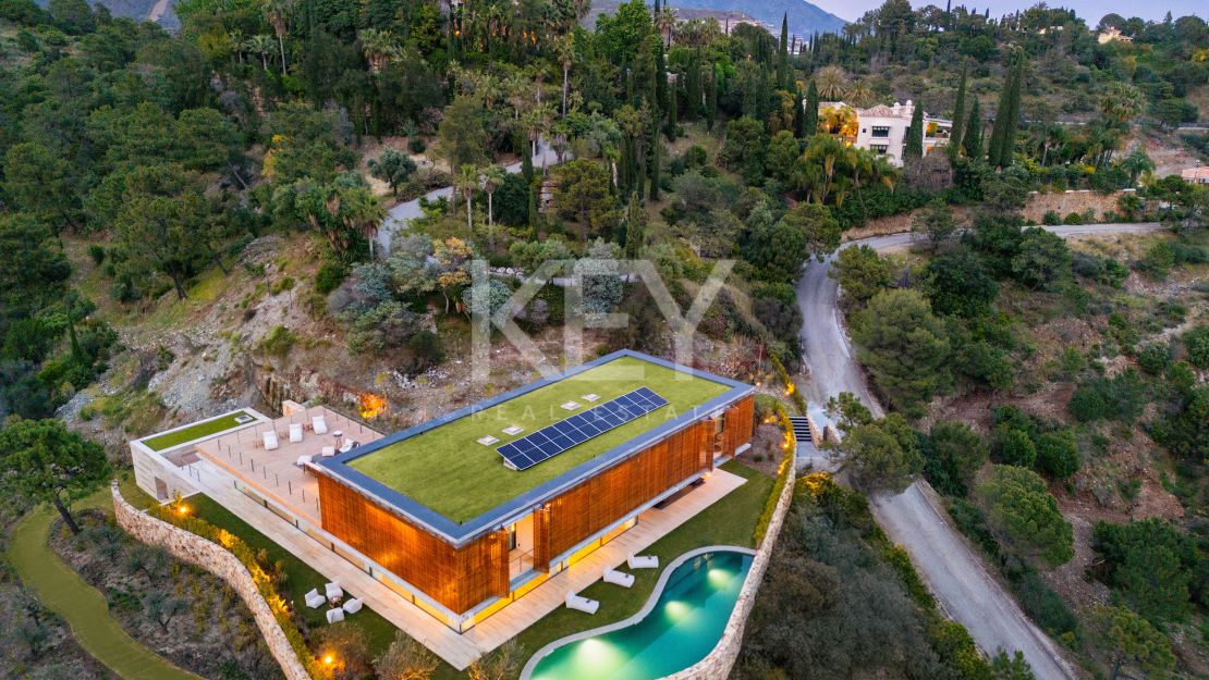 Архитектурный шедевр с видом на море и частным спа в Эль Мадроньяле, Бенахавис