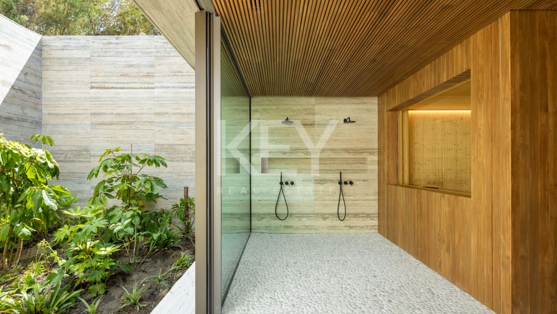 Архитектурный шедевр с видом на море и частным спа в Эль Мадроньяле, Бенахавис