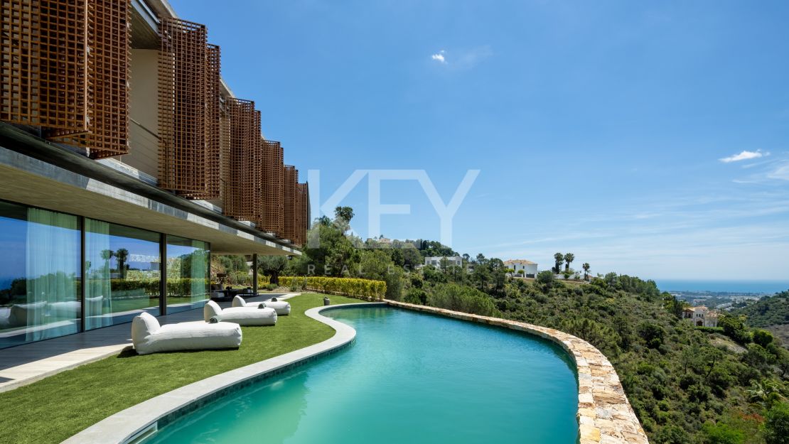 Архитектурный шедевр с видом на море и частным спа в Эль Мадроньяле, Бенахавис