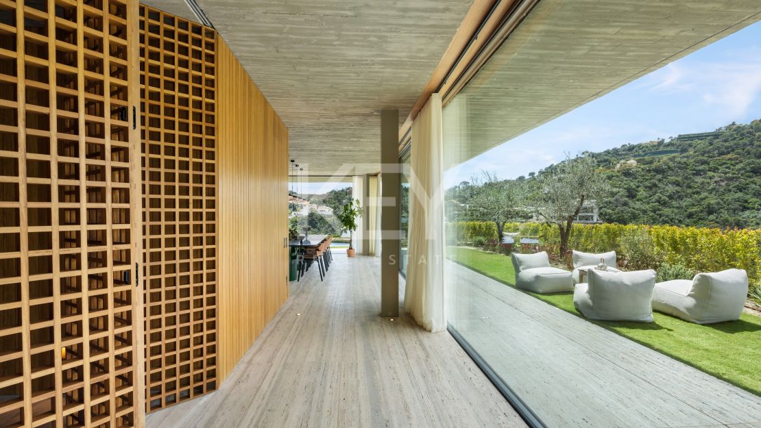 Архитектурный шедевр с видом на море и частным спа в Эль Мадроньяле, Бенахавис