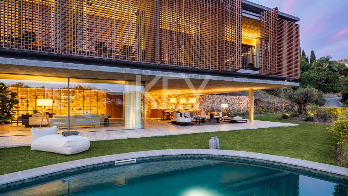 Архитектурный шедевр с видом на море и частным спа в Эль Мадроньяле, Бенахавис